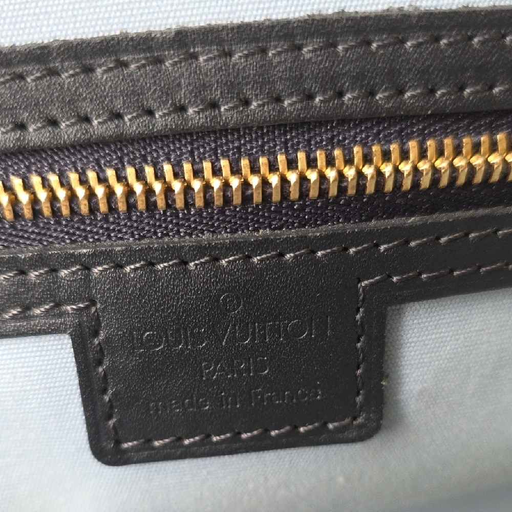 Louis Vuitton Canvas Mongram Hand Bag - Picture 11 of 14